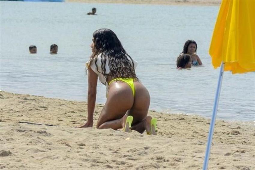 Anitta'dan klip çekimi sırasında iddialı pozlar!
