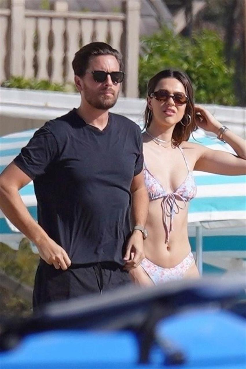 Scott Disick yeni sevgilisi Amelia Gray ile omuz omuza!