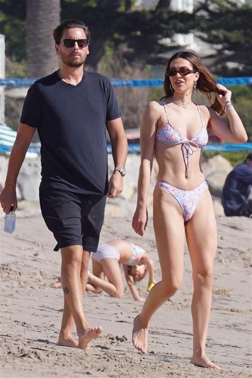 Scott Disick yeni sevgilisi Amelia Gray ile omuz omuza!