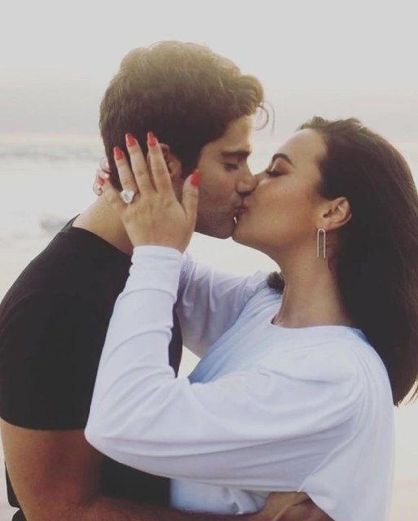 Demi Lovato nişan attı!