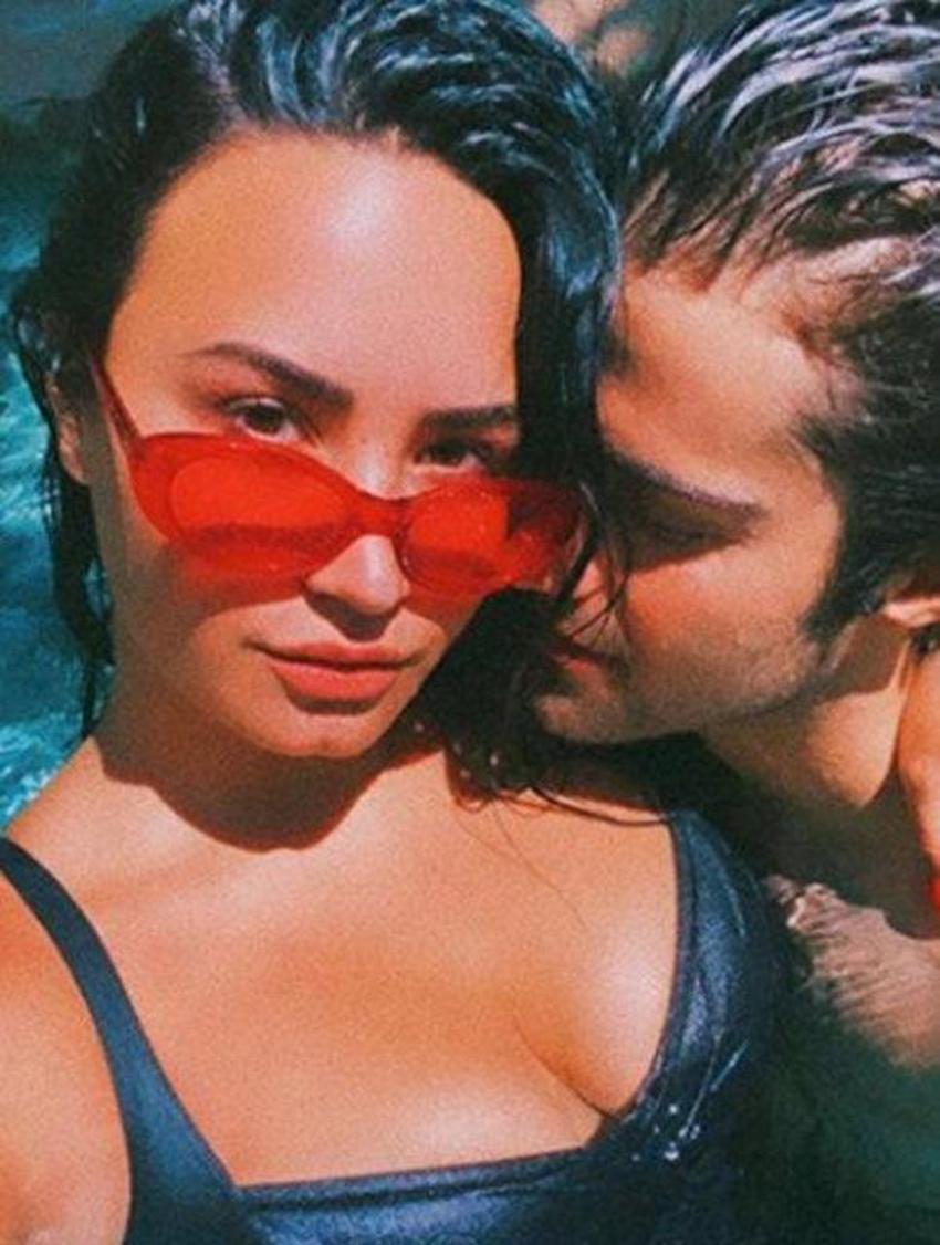 Demi Lovato nişan attı!
