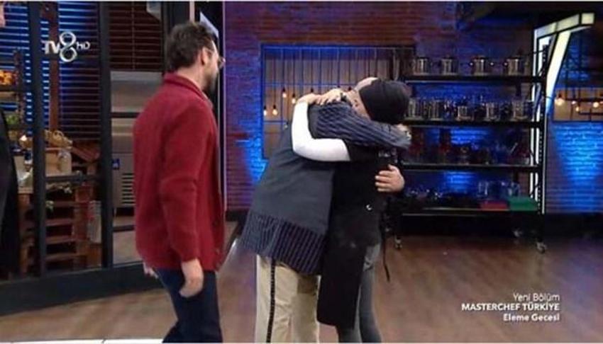 Masterchef Esra elendi! Bomba açıklama yaptı...