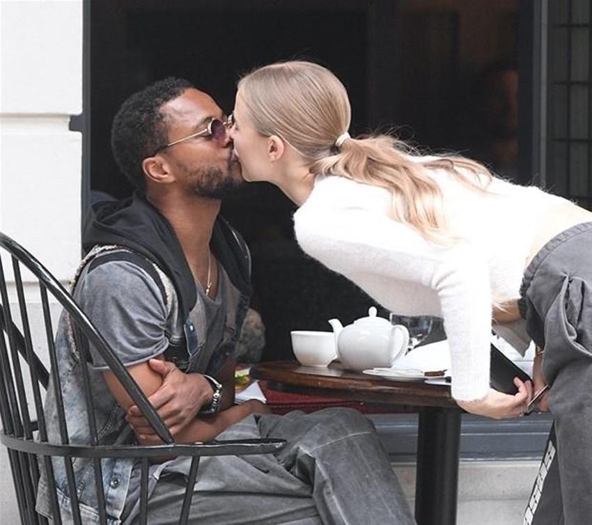 Eşini, kendinden 14 yaş küçük modelle aldatmıştı! Patrice Evra bu kez...