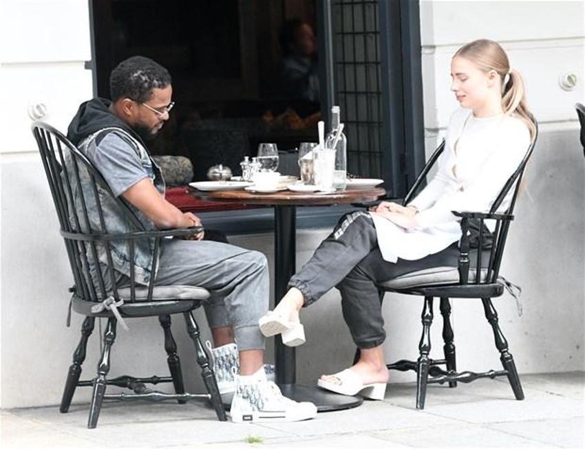 Eşini, kendinden 14 yaş küçük modelle aldatmıştı! Patrice Evra bu kez...