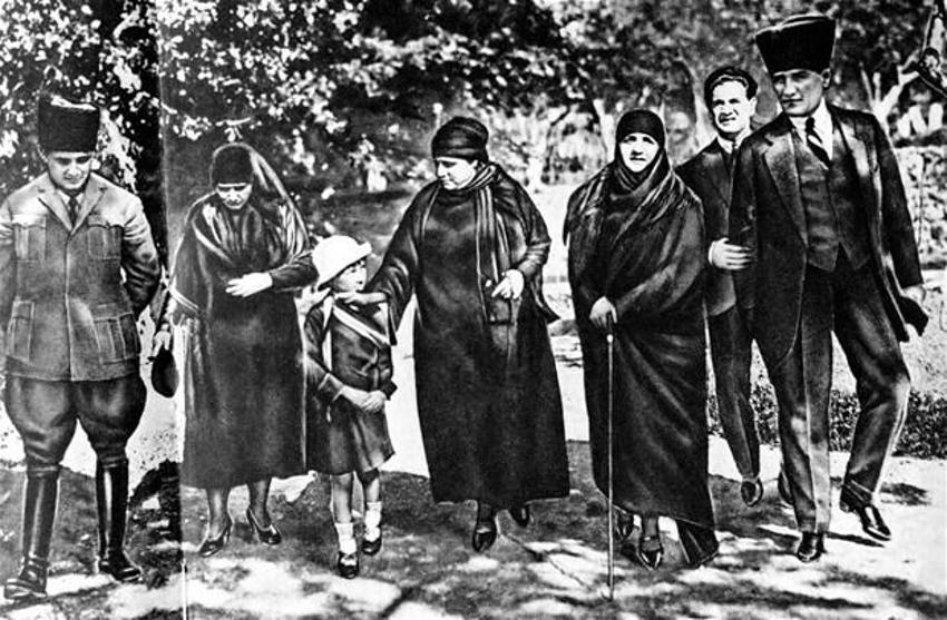 Atatürk'ün arşivlerden çıkan son fotoğrafları!
