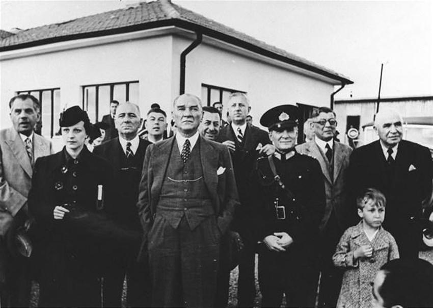 Atatürk'ün arşivlerden çıkan son fotoğrafları!