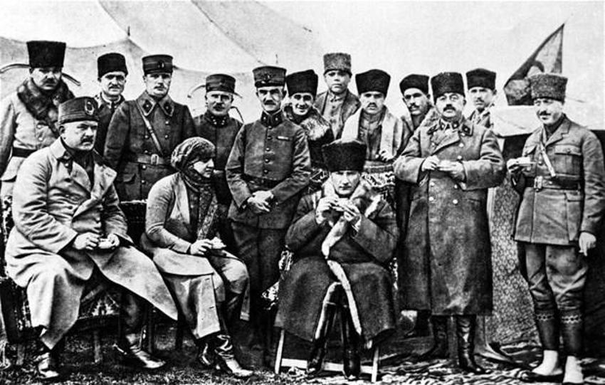 Atatürk'ün arşivlerden çıkan son fotoğrafları!