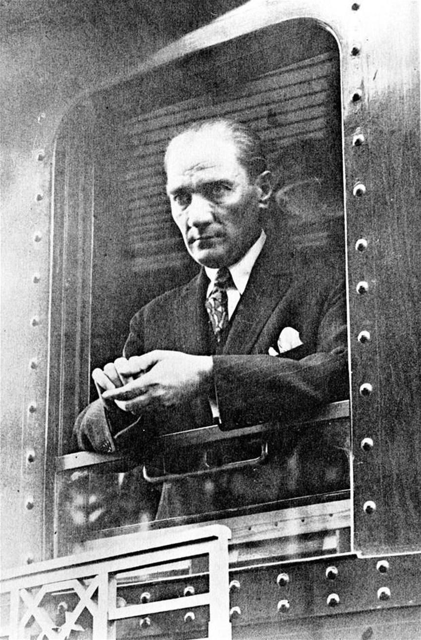 Atatürk'ün arşivlerden çıkan son fotoğrafları!