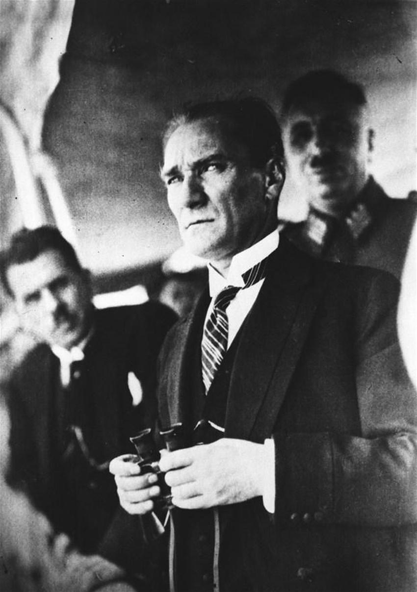 Atatürk'ün arşivlerden çıkan son fotoğrafları!