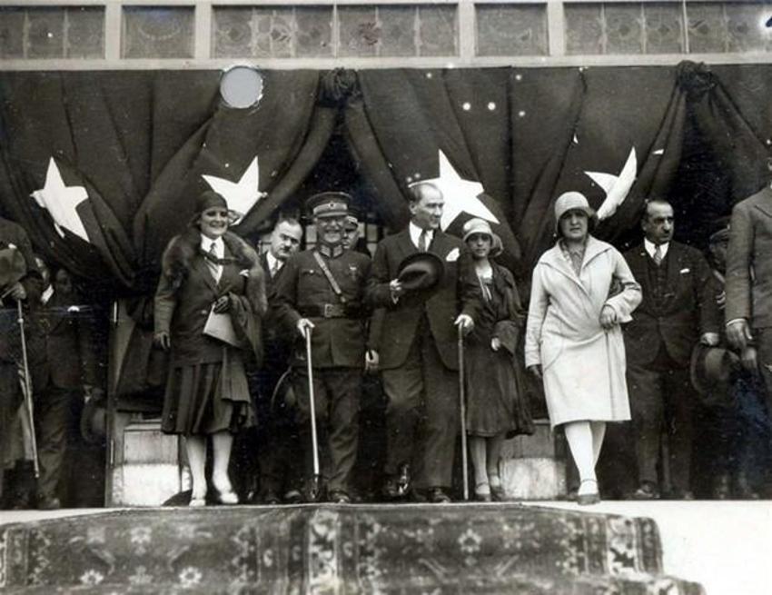 Atatürk'ün arşivlerden çıkan son fotoğrafları!
