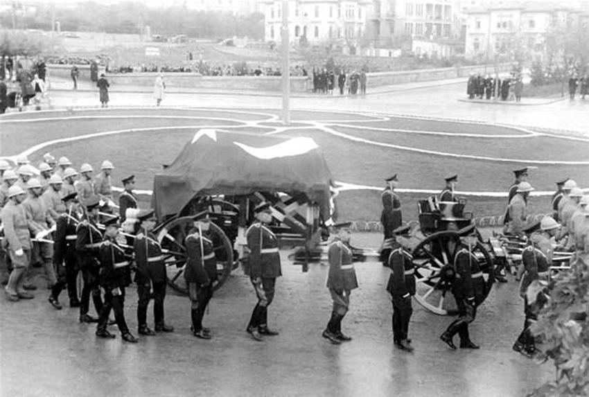 Atatürk'ün arşivlerden çıkan son fotoğrafları!