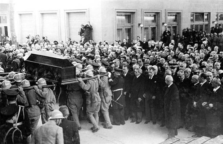 Atatürk'ün arşivlerden çıkan son fotoğrafları!