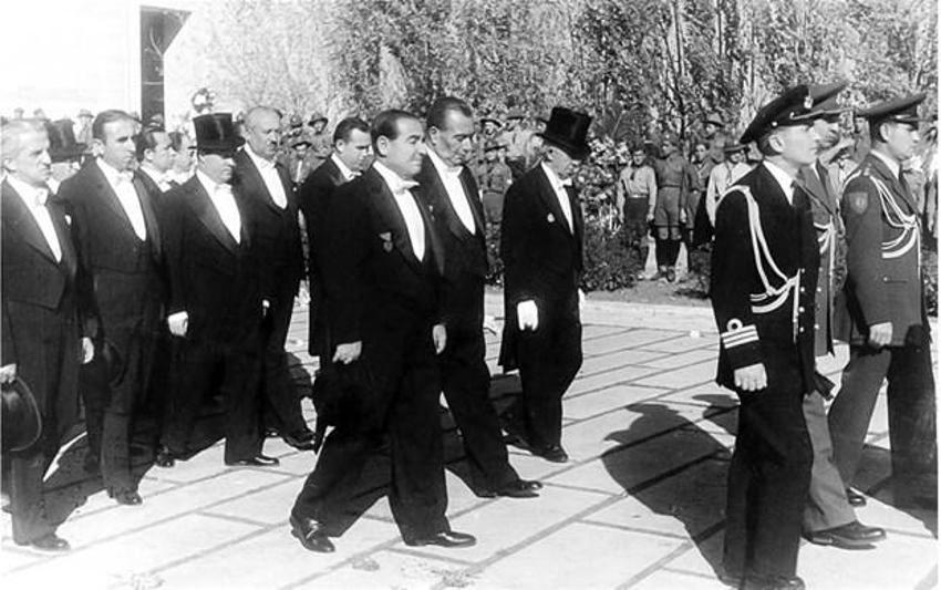 Atatürk'ün arşivlerden çıkan son fotoğrafları!