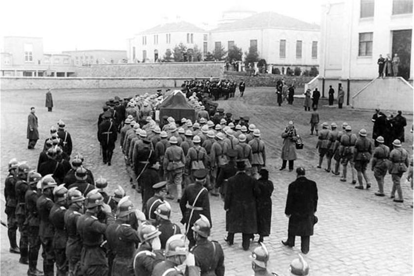 Atatürk'ün arşivlerden çıkan son fotoğrafları!