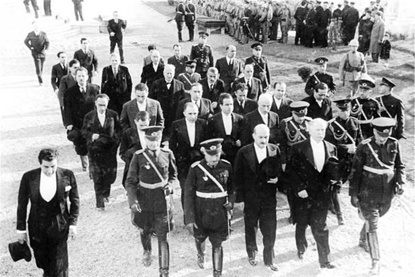 Atatürk'ün arşivlerden çıkan son fotoğrafları!