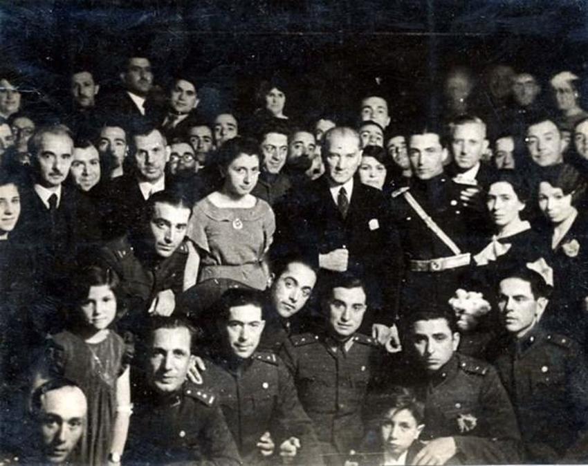 Atatürk'ün arşivlerden çıkan son fotoğrafları!
