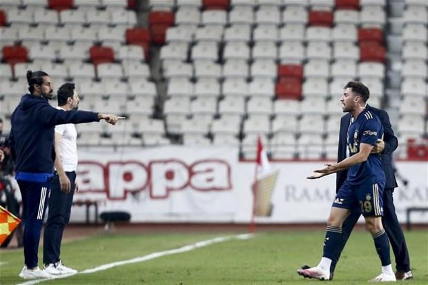 Saha içi karıştı Volkan Ballı zor zaptetti! 10 dakika olmuştu gireli