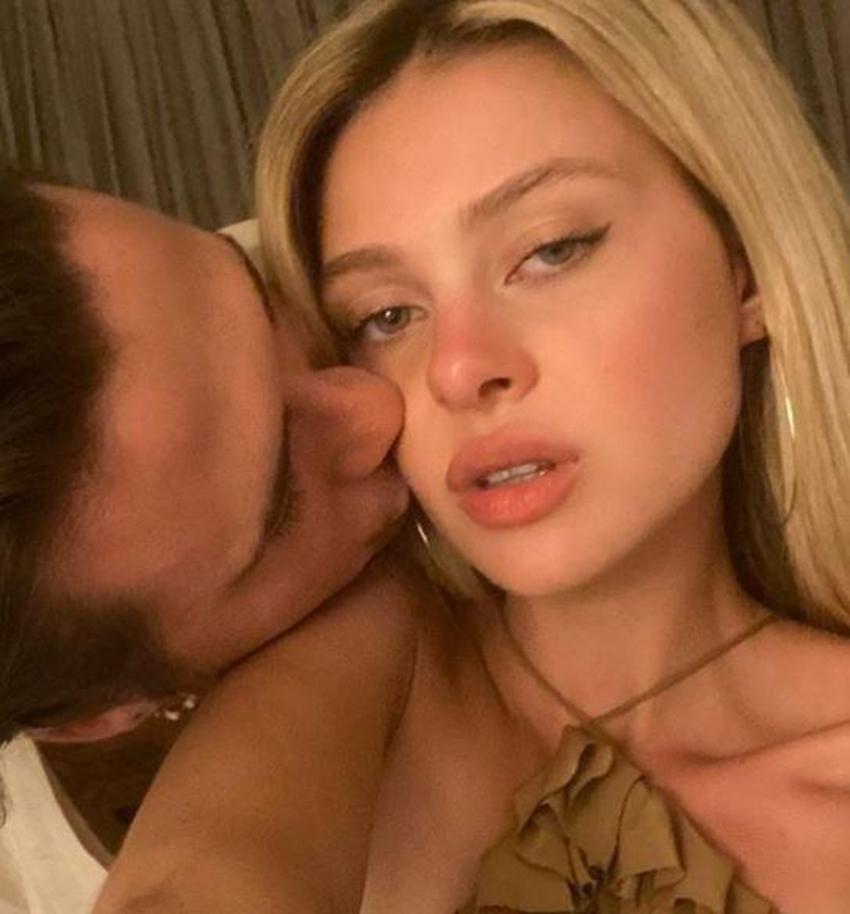 Brooklyn Beckham nişanlısıyla küvet pozlarını paylaştı: Sabırsızlanıyorum