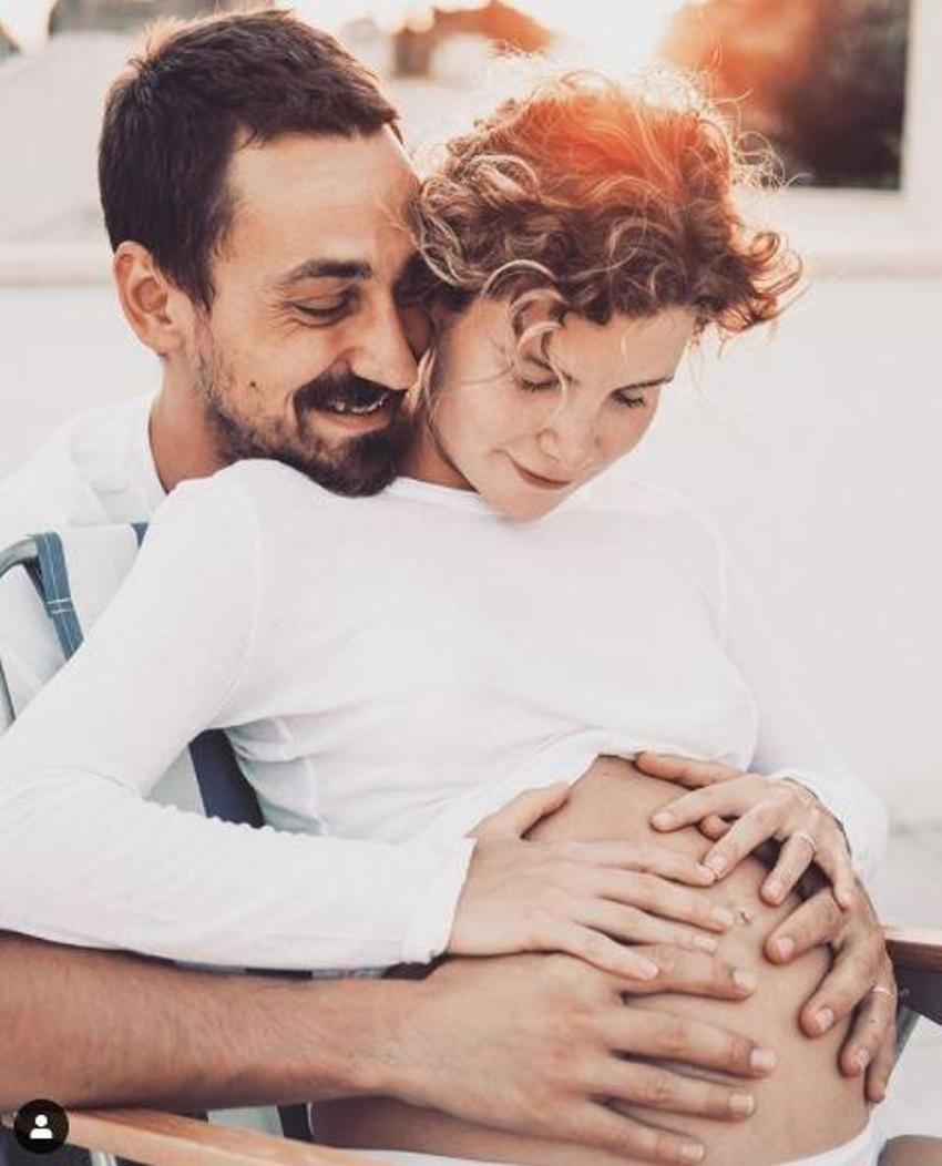 Ünlü çiftten sevindiren haber! Ayşecan Tatari anne oldu
