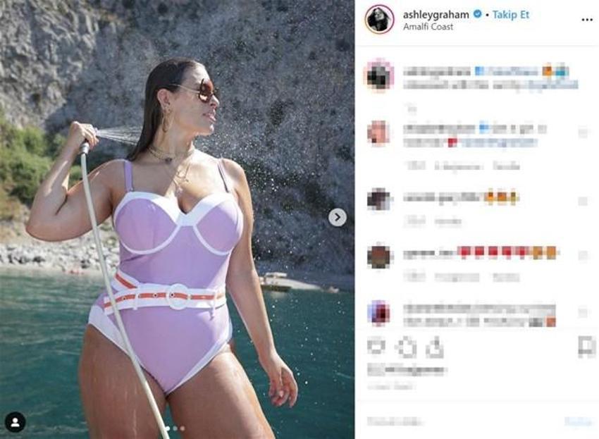 Ashley Graham ayna karşısında çırılçıplak!