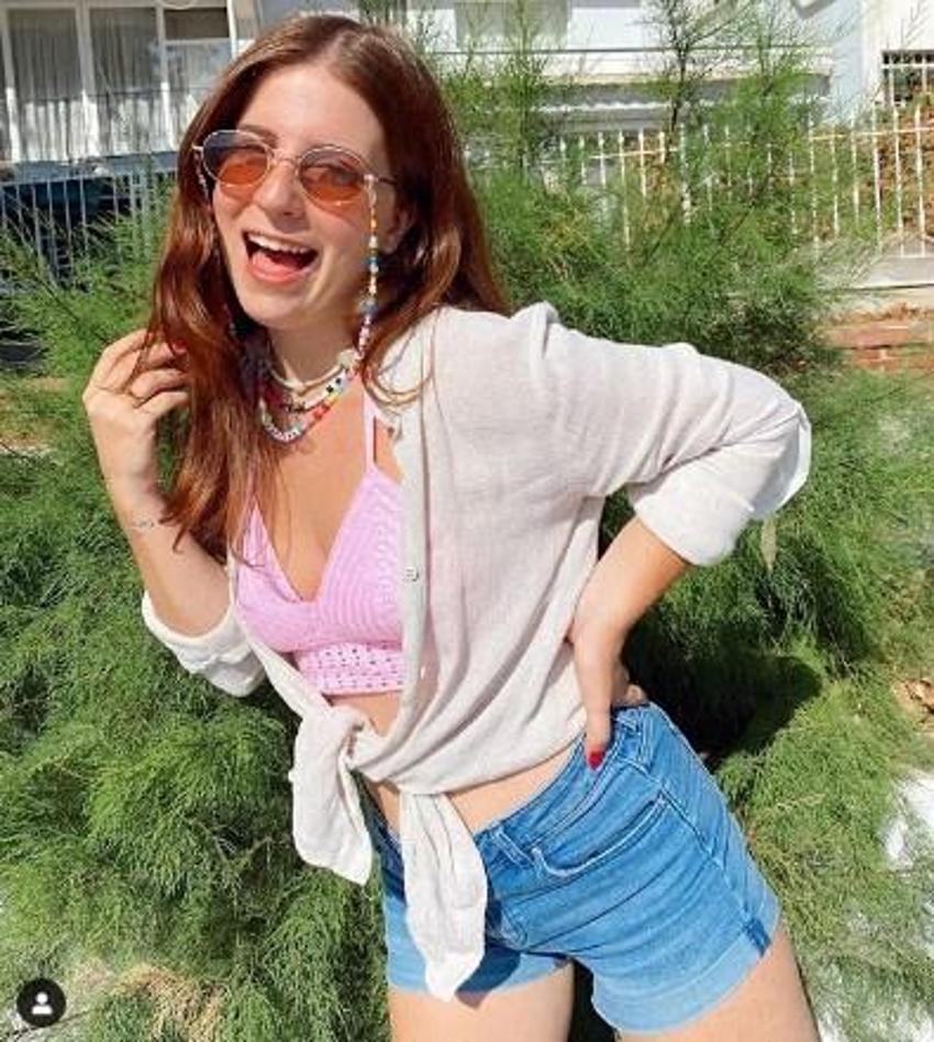 Sihirli Annem'in Çilek'i Zeynep Özkaya büyüdü! Bir de sevgilisini görün...