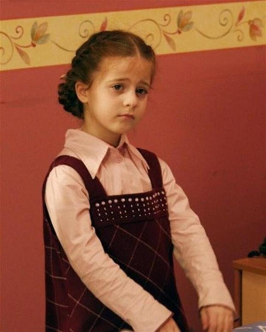 Sihirli Annem'in Çilek'i Zeynep Özkaya büyüdü! Bir de sevgilisini görün...