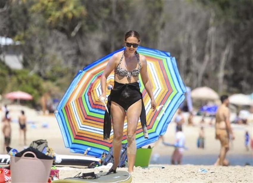 Natalie Portman bikinili görüntü vermemek için bakın ne yaptı!