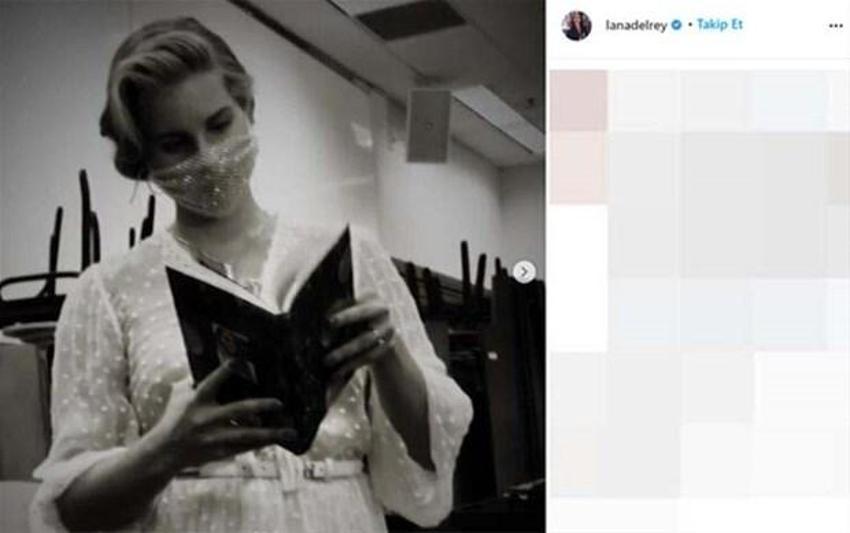 Ünlü şarkıcı Lana Del Rey'in maskesi hayranlarını kızdırdı!