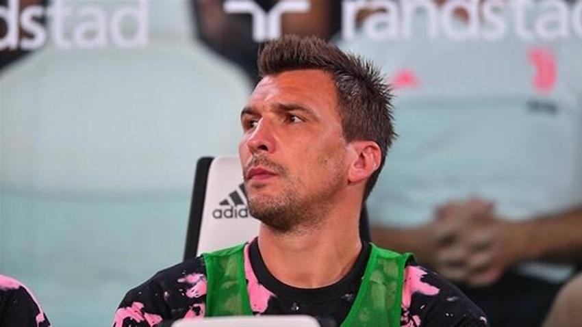 Fenerbahçe ve Beşiktaş'ın istediği Mario Mandzukic'in transferini duyurdular!