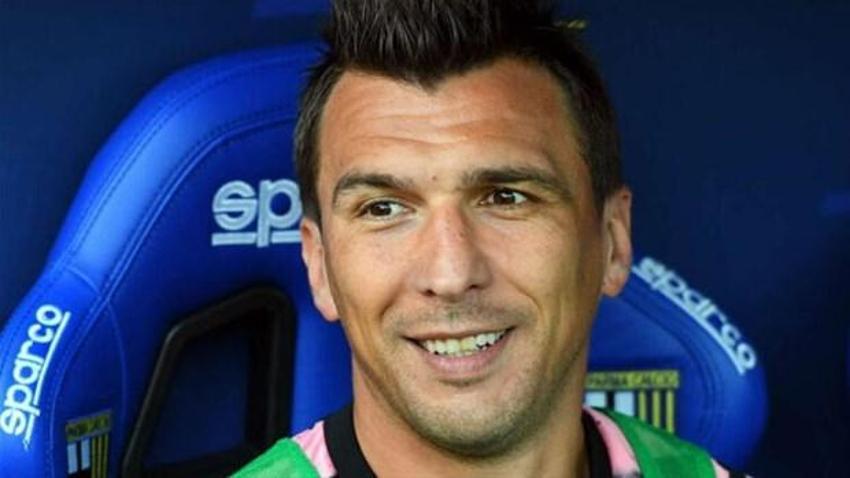Fenerbahçe ve Beşiktaş'ın istediği Mario Mandzukic'in transferini duyurdular!