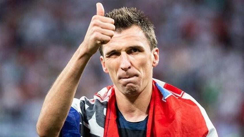 Fenerbahçe ve Beşiktaş'ın istediği Mario Mandzukic'in transferini duyurdular!