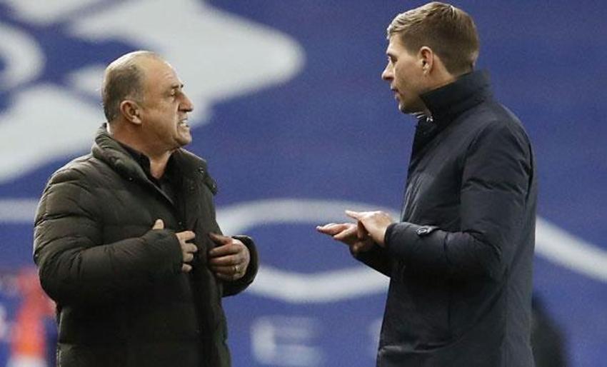 Galatasaray-Rangers maçına damga vuran o an! Fatih Terim ile Steven Gerrard tartıştı
