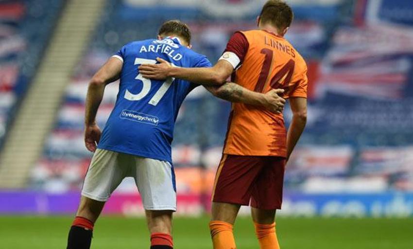 Galatasaray-Rangers maçına damga vuran o an! Fatih Terim ile Steven Gerrard tartıştı