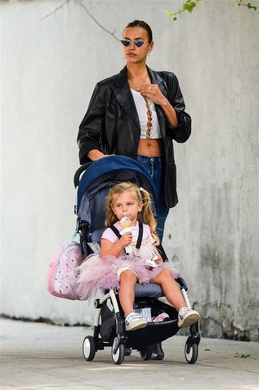 Irina Shayk dergi için poz verdi!