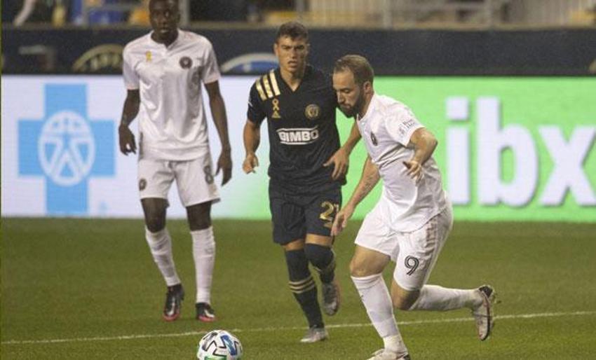 Gonzalo Higuain'in MLS'teki ilk maçında olay çıktı!