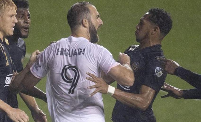 Gonzalo Higuain'in MLS'teki ilk maçında olay çıktı!