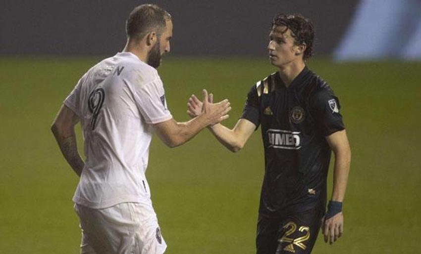 Gonzalo Higuain'in MLS'teki ilk maçında olay çıktı!