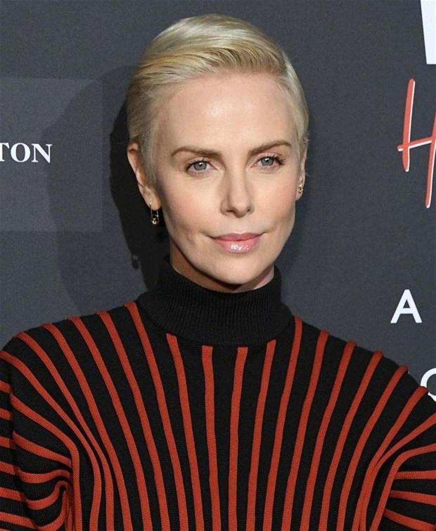 Charlize Theron evini satıyor! Fiyatı...