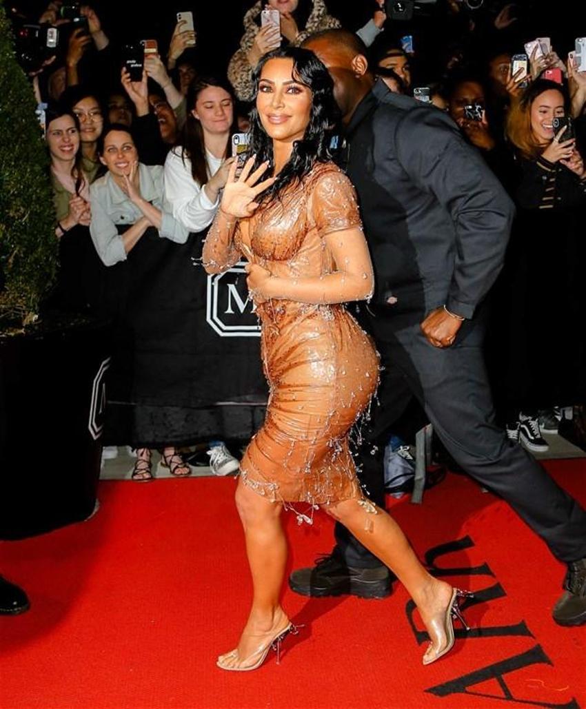 Kim Kardashian'dan şoke eden karar! Donduruyor