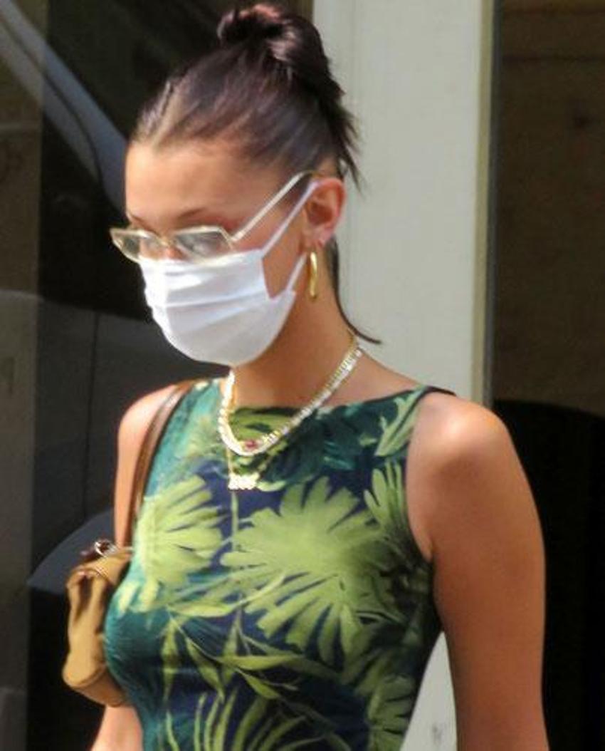 Bella Hadid'den olay paylaşım! Çıplak fotoğraf...