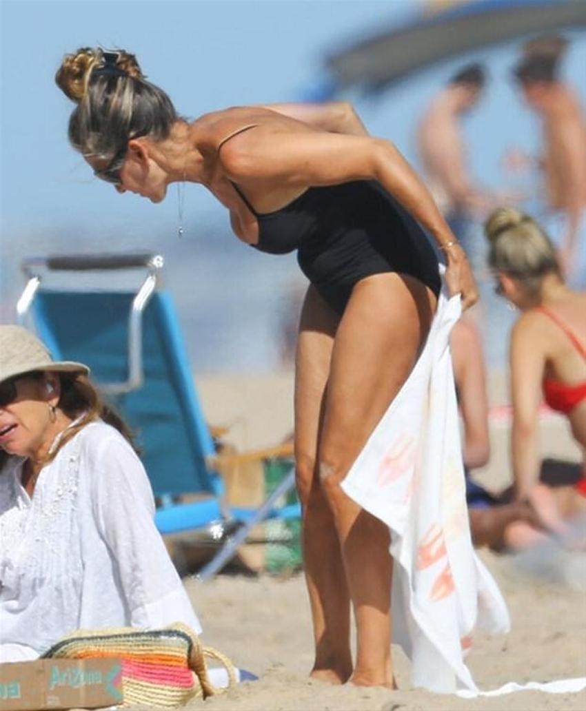 Sarah Jessica Parker'ın plaj keyfi...