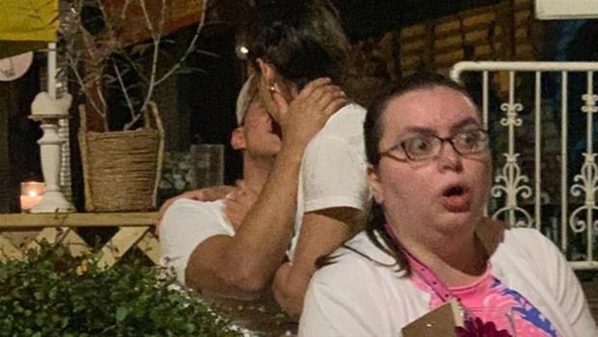 Katie Holmes bakışlarını ondan alamadı
