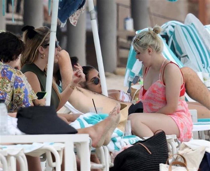Ariel Winter koronavirüsten böyle korundu!