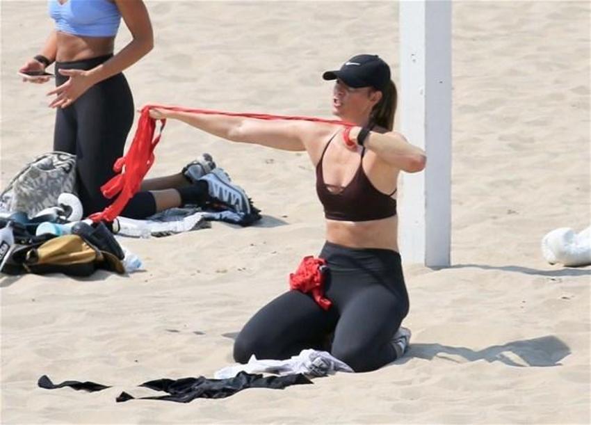 Maria Sharapova formunu böyle koruyor
