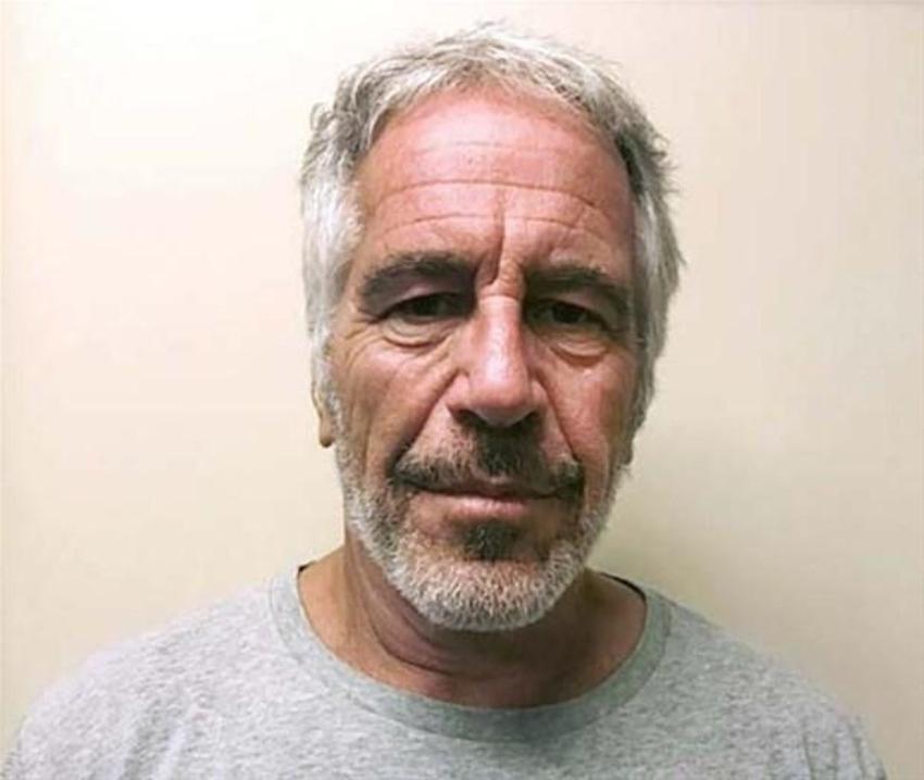 Sapıklık zinciri ona uzandı! Epstein o soruyu sordu, Trump kafa salladı!