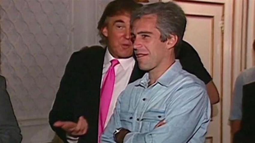 Sapıklık zinciri ona uzandı! Epstein o soruyu sordu, Trump kafa salladı!