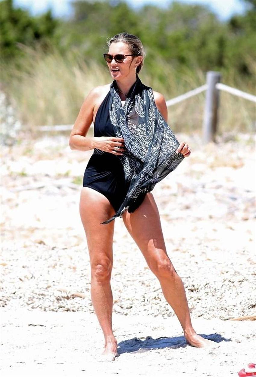 Kate Moss ve kızı tatilde görüntülendi