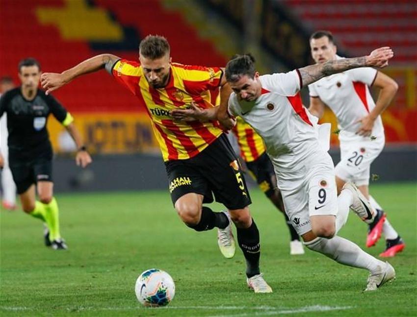 Galatasaray ve Fenerbahçe'nin gündeminde! Alpaslan Öztürk'ün menajeri açıkladı