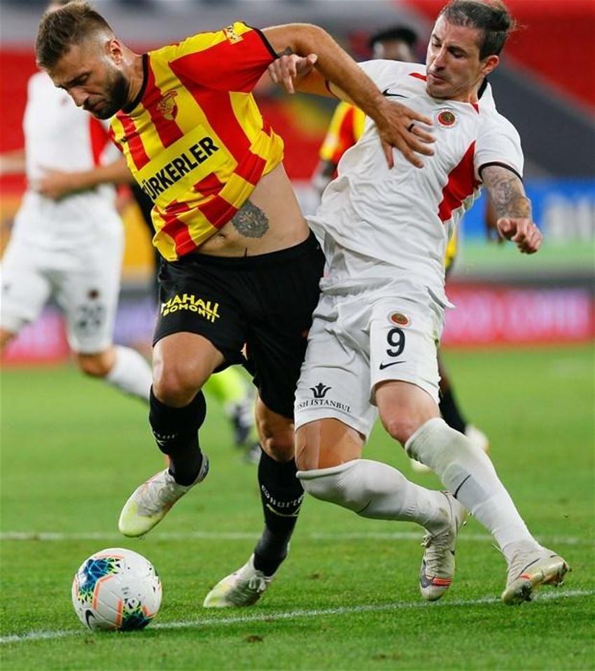 Galatasaray ve Fenerbahçe'nin gündeminde! Alpaslan Öztürk'ün menajeri açıkladı
