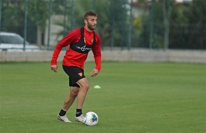Galatasaray ve Fenerbahçe'nin gündeminde! Alpaslan Öztürk'ün menajeri açıkladı